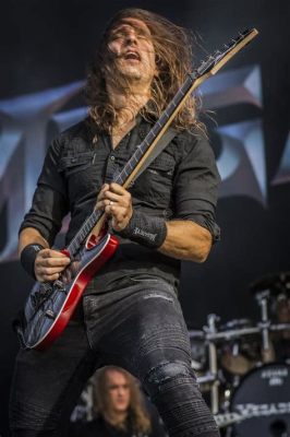 Le Concert de Kiko Loureiro à Paris: Un Déluge de Guitare Brûlante et d'Émotions Imprévisibles !