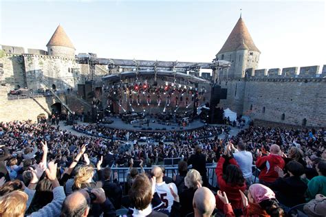 Le Festival d’Été de Carcassonne: Une Rencontre Inoubliable avec la Mélancolie Charismatique de Dave