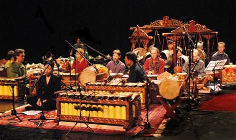 The Gladiolus Symphony Concert: A Breathtaking Fusion of Indonesian Culture and Western Classical Music!